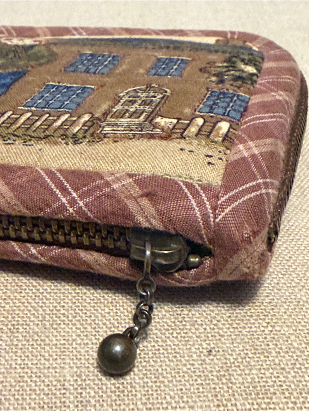 Vintage Cottage Core Handcrafted Folk Art Zip-Around Wallet - Picture 4 of 11